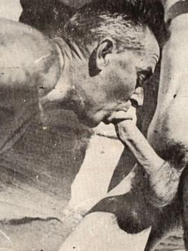 История 2. Эксби девочка Алиса. Неожиданная покупка и первая мастурбация на улице. Из книги Порно истории фото